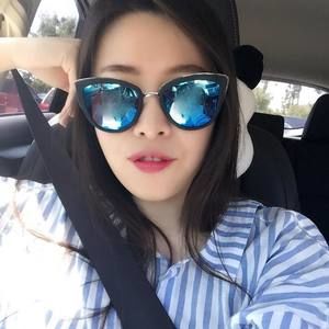 Meet your Posher, Esther